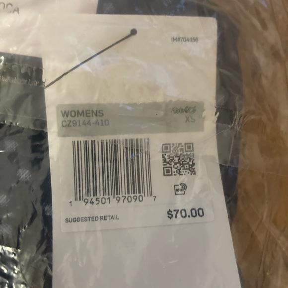 Nike Women's Yoga Dots Twist 7/8 Capri Tights - Picture 5 of 6